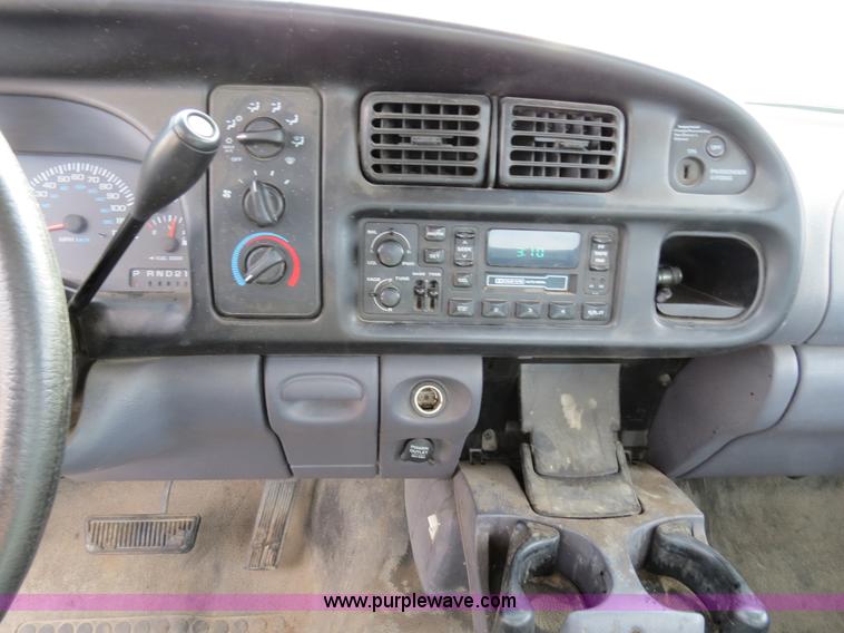 image for item B4625 2001 Dodge Ram 1500 pickup truck