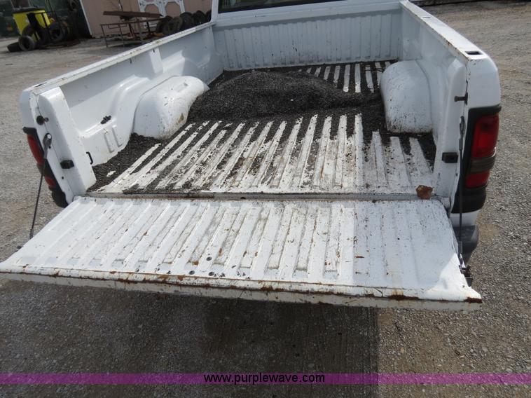 image for item B4625 2001 Dodge Ram 1500 pickup truck