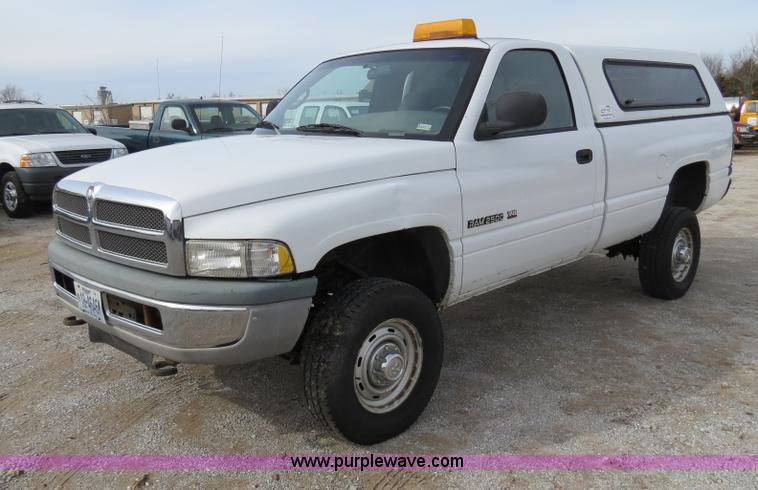 image for item B4626 1999 Dodge Ram 2500 pickup truck