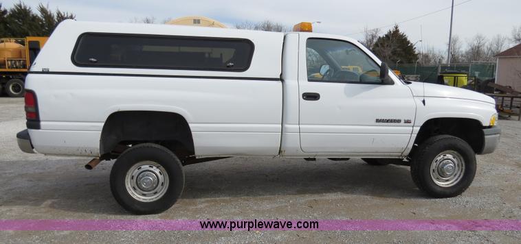 image for item B4626 1999 Dodge Ram 2500 pickup truck