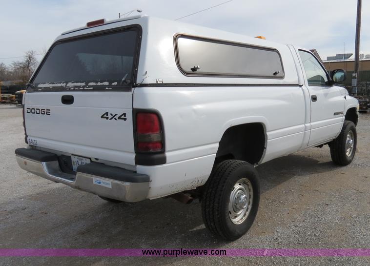 image for item B4626 1999 Dodge Ram 2500 pickup truck