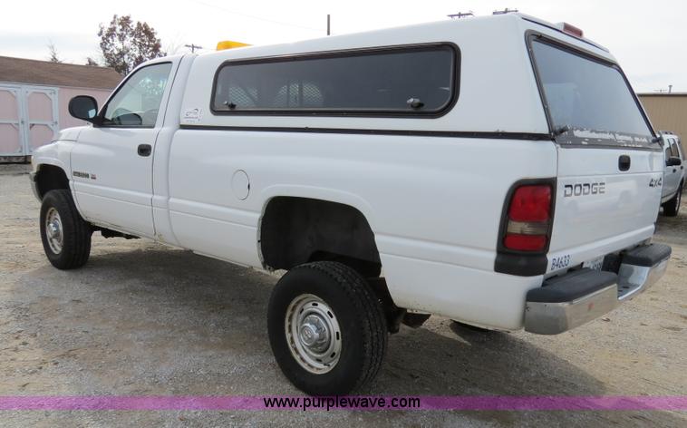 image for item B4626 1999 Dodge Ram 2500 pickup truck