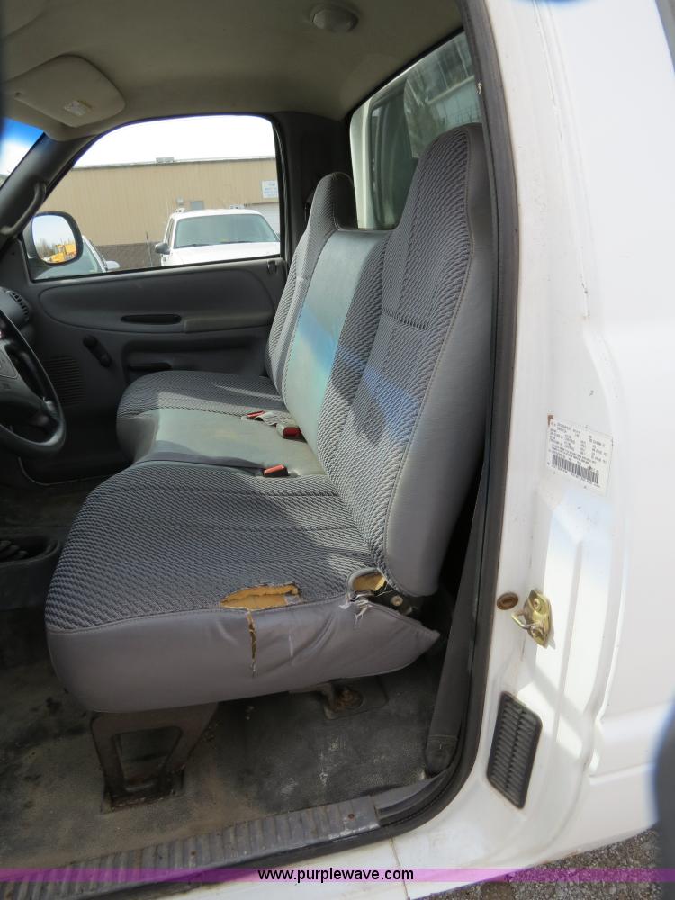 image for item B4626 1999 Dodge Ram 2500 pickup truck