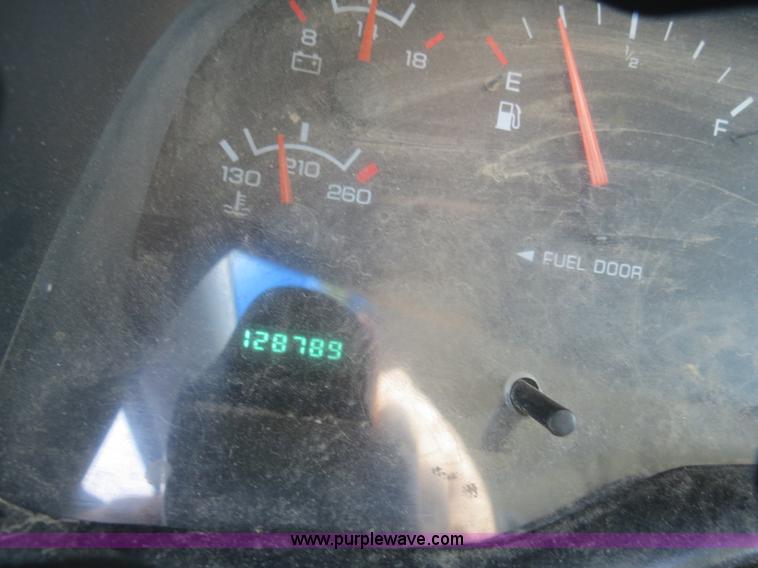 image for item B4626 1999 Dodge Ram 2500 pickup truck