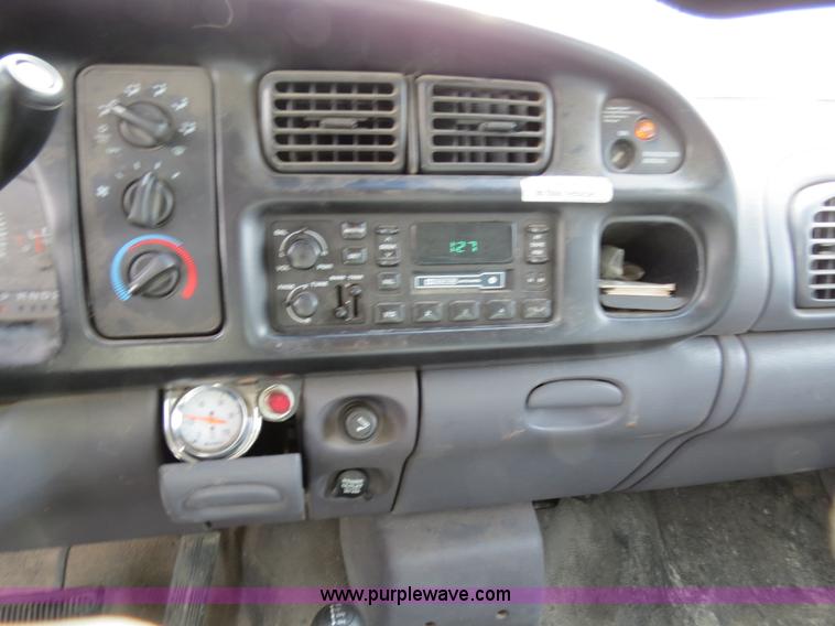 image for item B4626 1999 Dodge Ram 2500 pickup truck