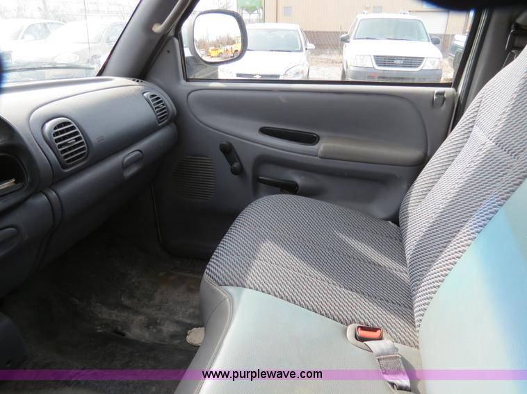 image for item B4626 1999 Dodge Ram 2500 pickup truck