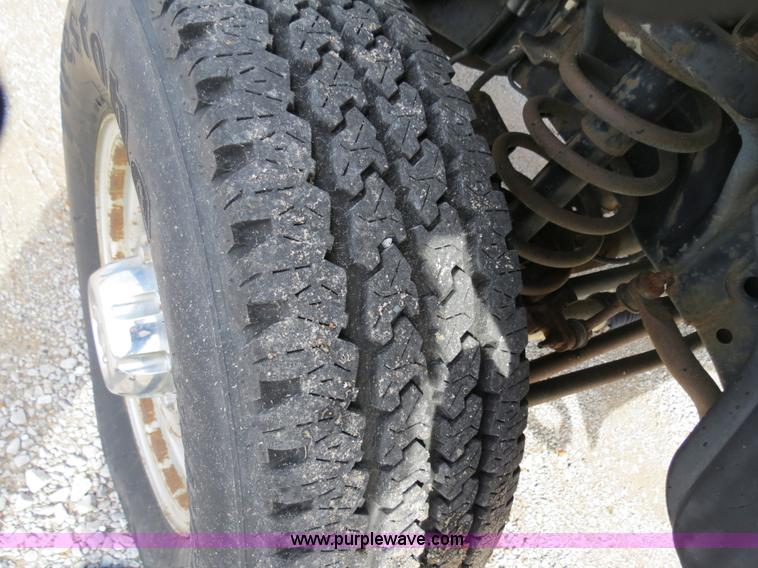 image for item B4626 1999 Dodge Ram 2500 pickup truck