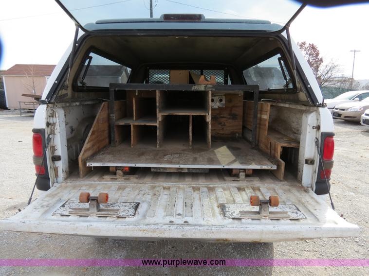 image for item B4626 1999 Dodge Ram 2500 pickup truck