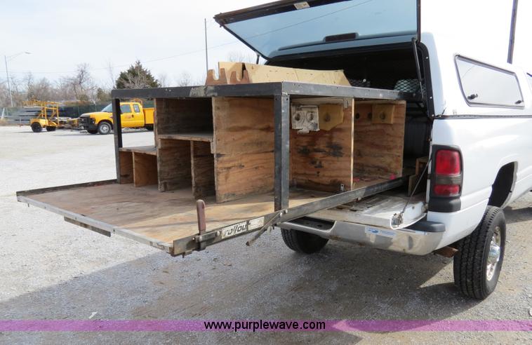 image for item B4626 1999 Dodge Ram 2500 pickup truck