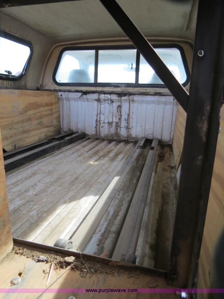 image for item B4626 1999 Dodge Ram 2500 pickup truck