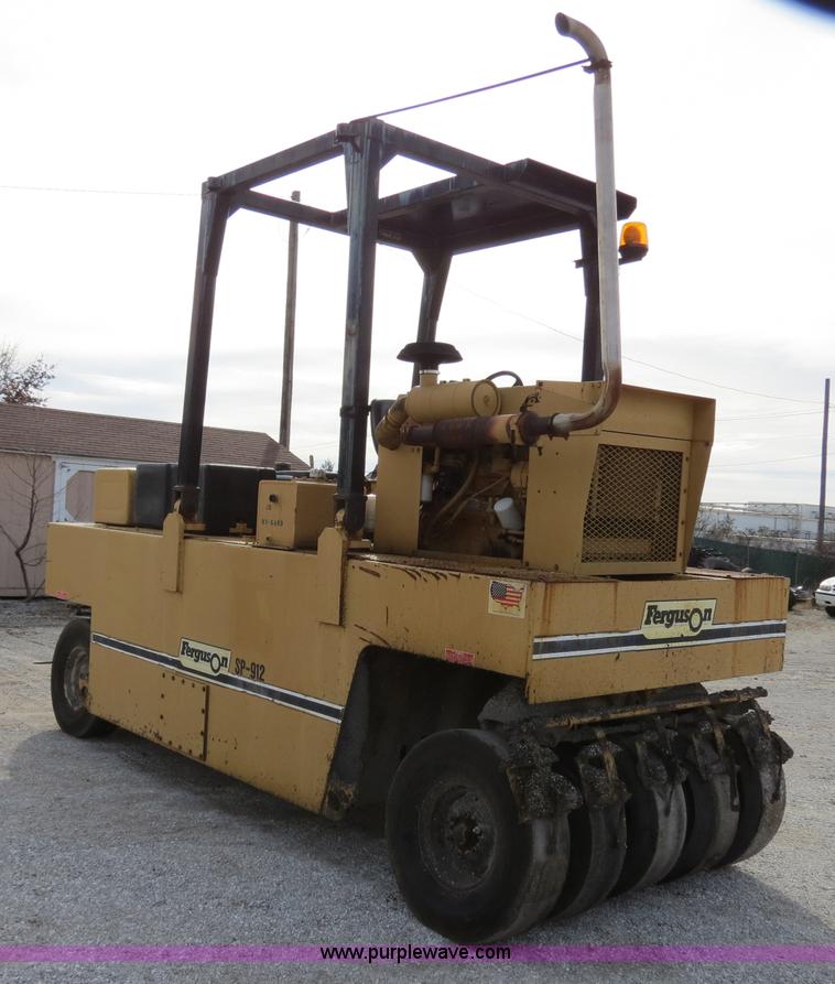 image for item B4627 1996 Ferguson SP912 pneumatic roller