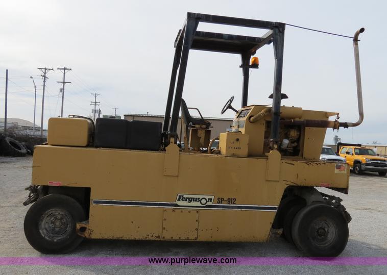 image for item B4627 1996 Ferguson SP912 pneumatic roller