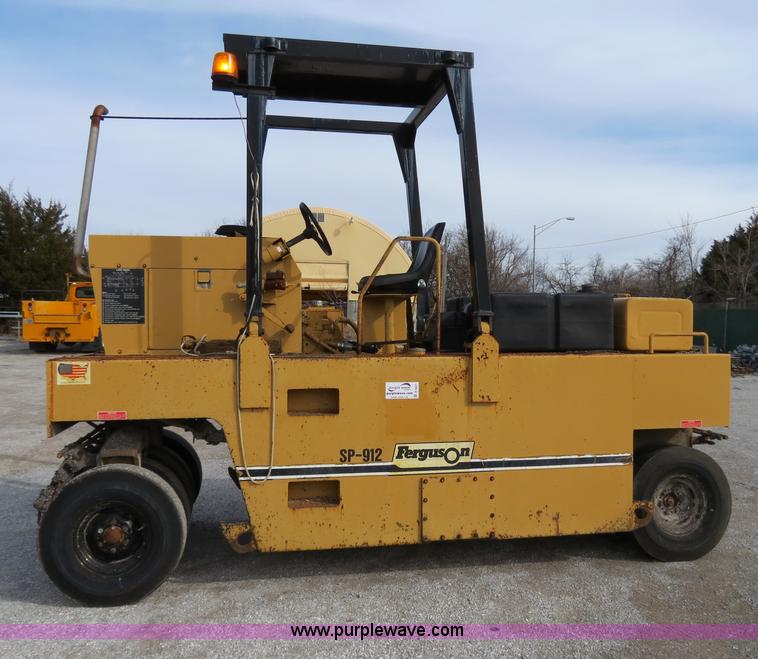 image for item B4627 1996 Ferguson SP912 pneumatic roller