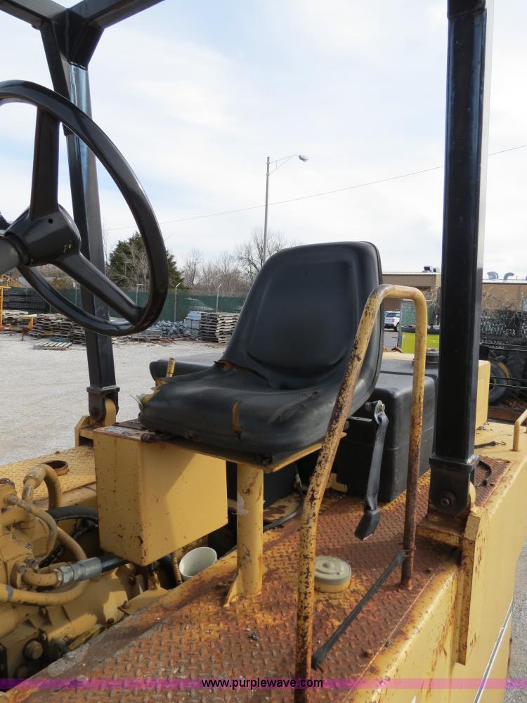 image for item B4627 1996 Ferguson SP912 pneumatic roller