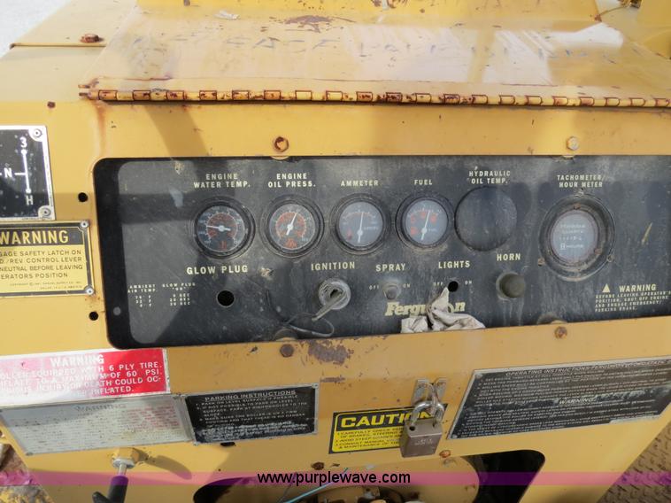 image for item B4627 1996 Ferguson SP912 pneumatic roller