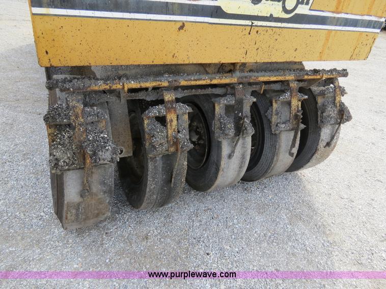 image for item B4627 1996 Ferguson SP912 pneumatic roller