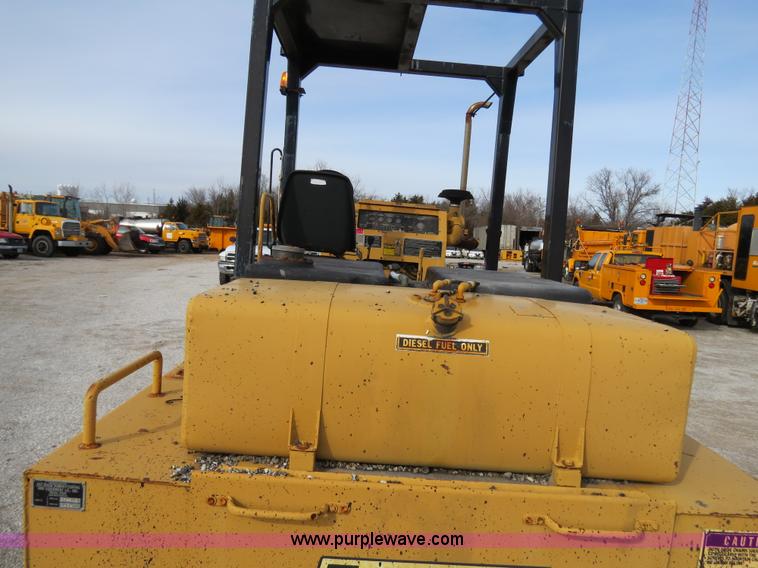 image for item B4627 1996 Ferguson SP912 pneumatic roller