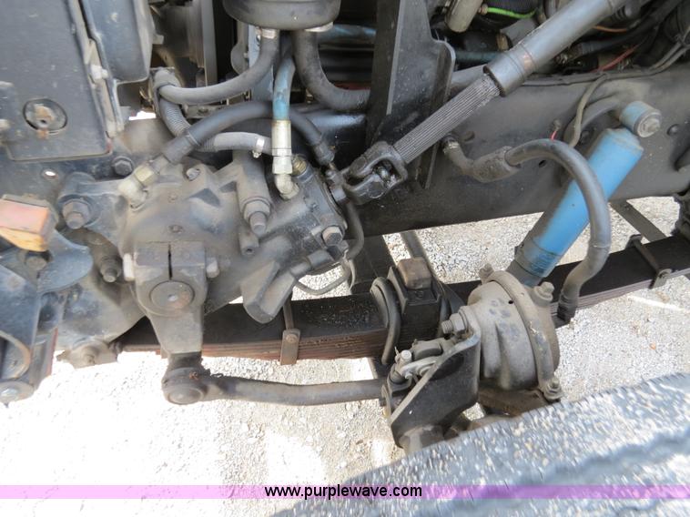 image for item B4628 1995 Ford 8000 nurse truck