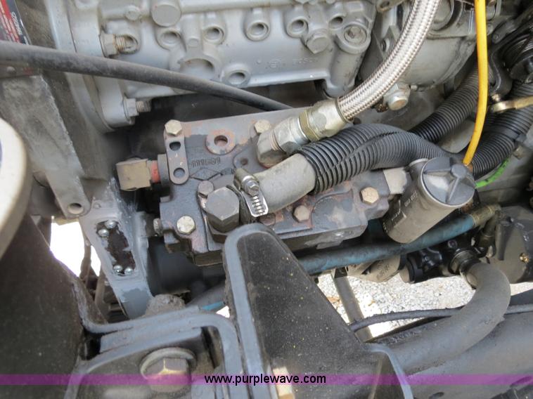 image for item B4628 1995 Ford 8000 nurse truck