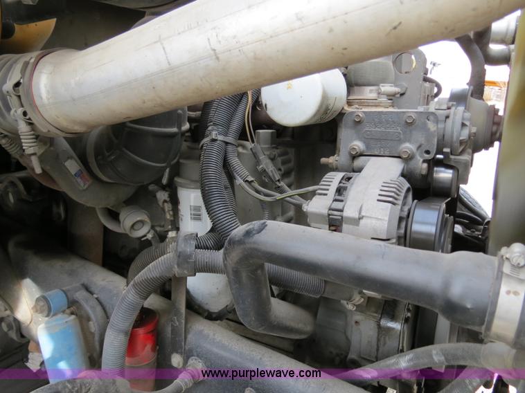 image for item B4628 1995 Ford 8000 nurse truck