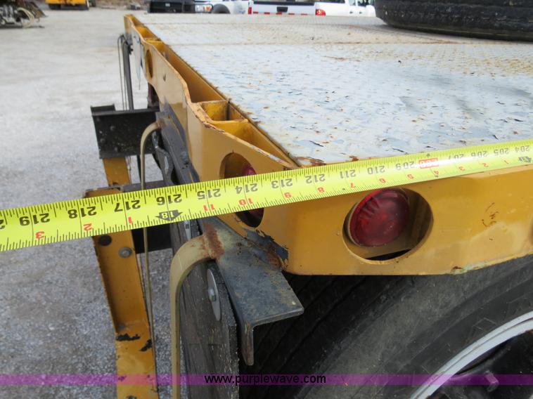 image for item B4628 1995 Ford 8000 nurse truck