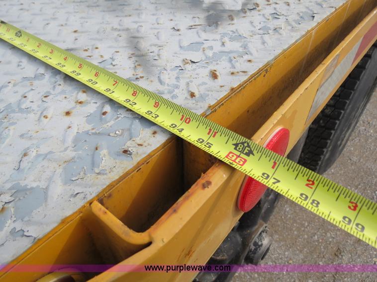 image for item B4628 1995 Ford 8000 nurse truck