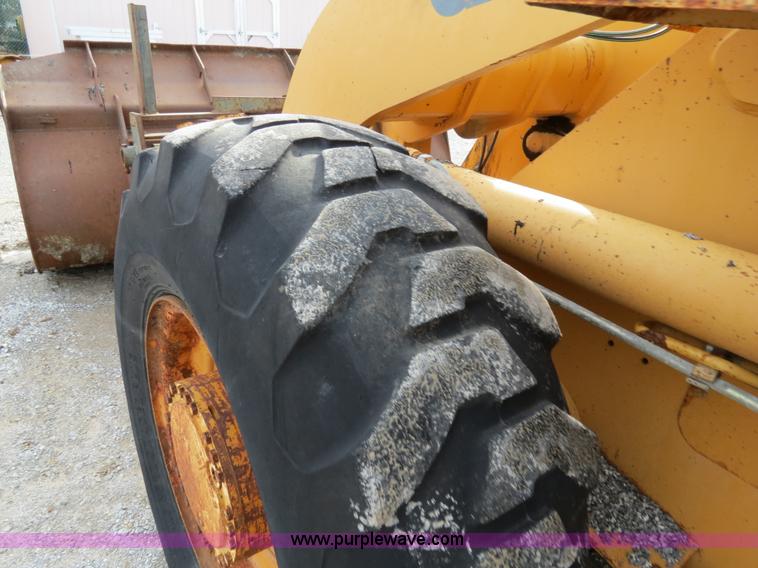 image for item B4630 1999 Case 621C wheel loader