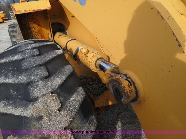 image for item B4630 1999 Case 621C wheel loader