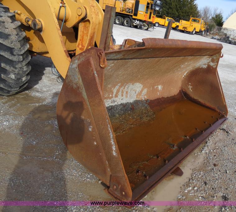 image for item B4630 1999 Case 621C wheel loader