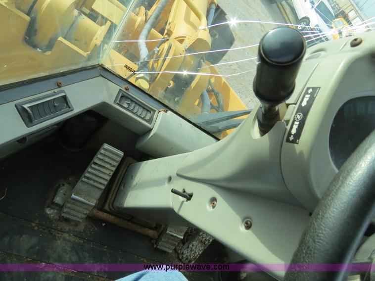 image for item B4631 1999 Case 621C wheel loader