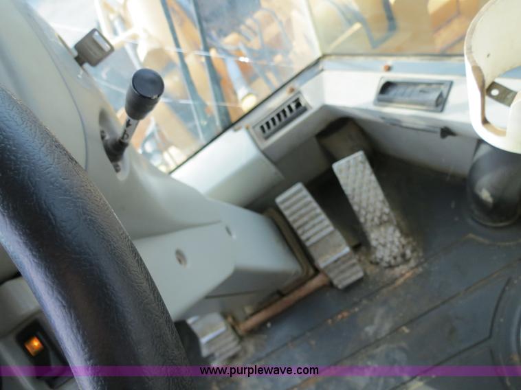 image for item B4631 1999 Case 621C wheel loader