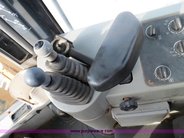 image for item B4631 1999 Case 621C wheel loader