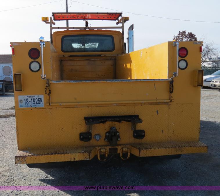 image for item B4633 2003 International 7400 CrewCab service truck