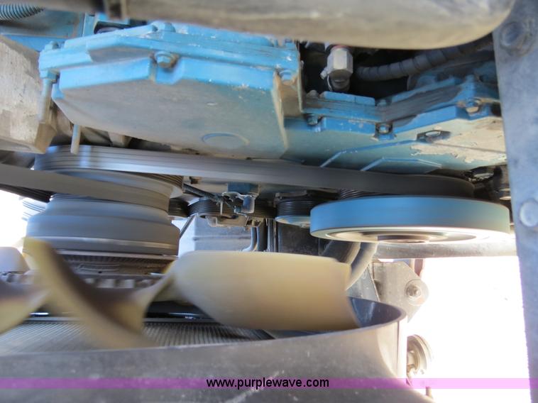 image for item B4633 2003 International 7400 CrewCab service truck