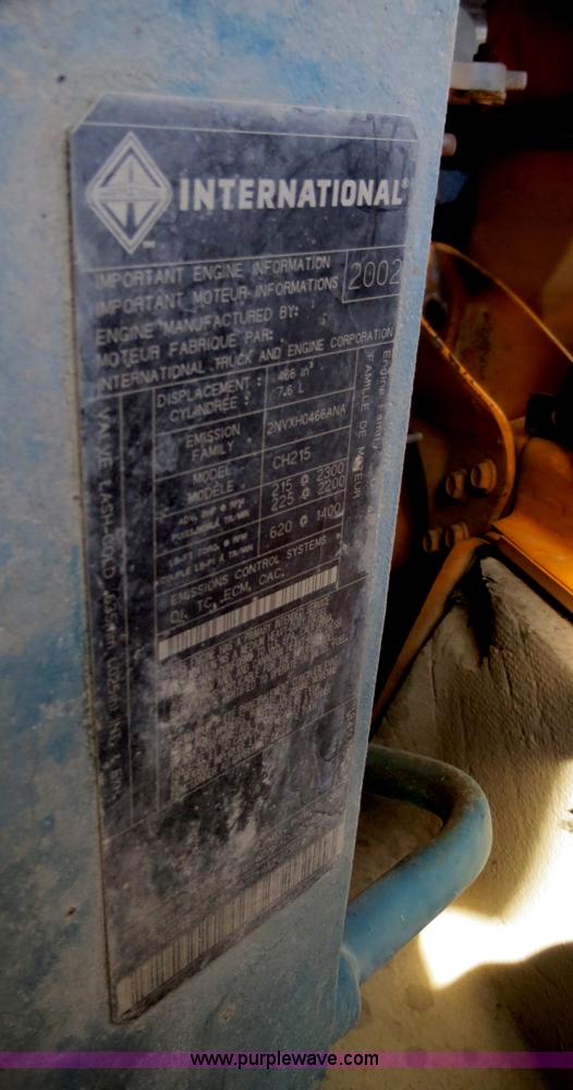 image for item B4633 2003 International 7400 CrewCab service truck