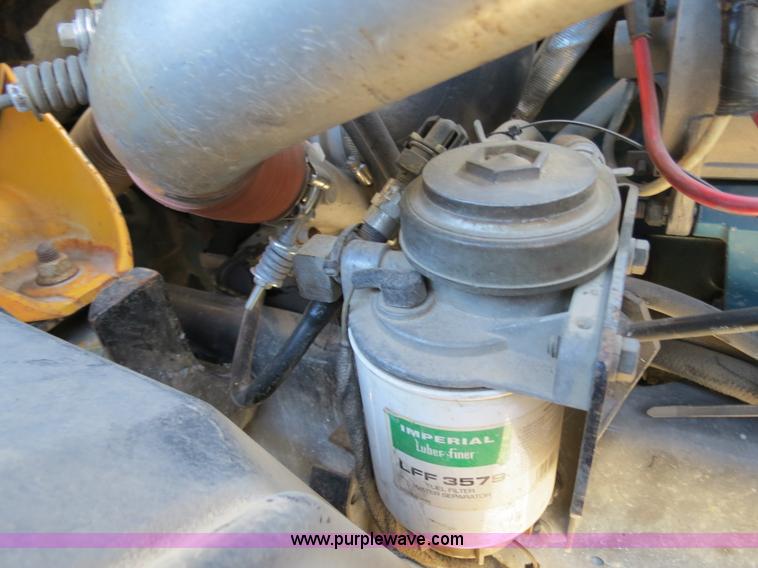 image for item B4633 2003 International 7400 CrewCab service truck