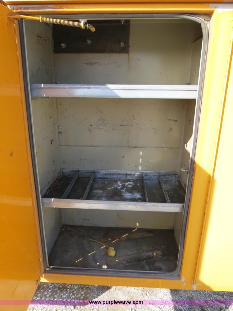 image for item B4633 2003 International 7400 CrewCab service truck