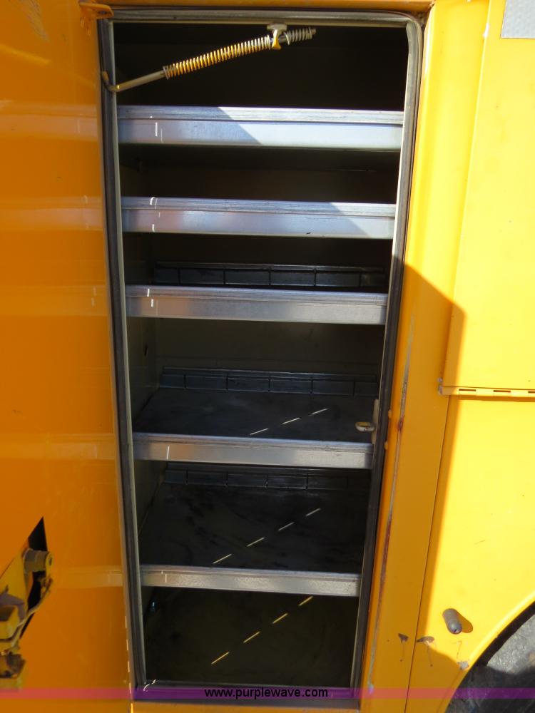 image for item B4633 2003 International 7400 CrewCab service truck