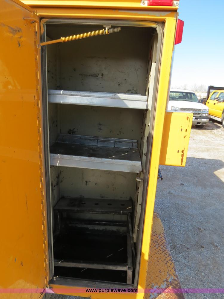 image for item B4633 2003 International 7400 CrewCab service truck