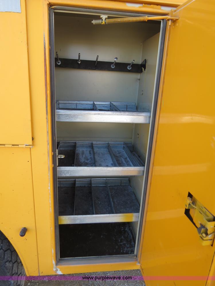 image for item B4633 2003 International 7400 CrewCab service truck