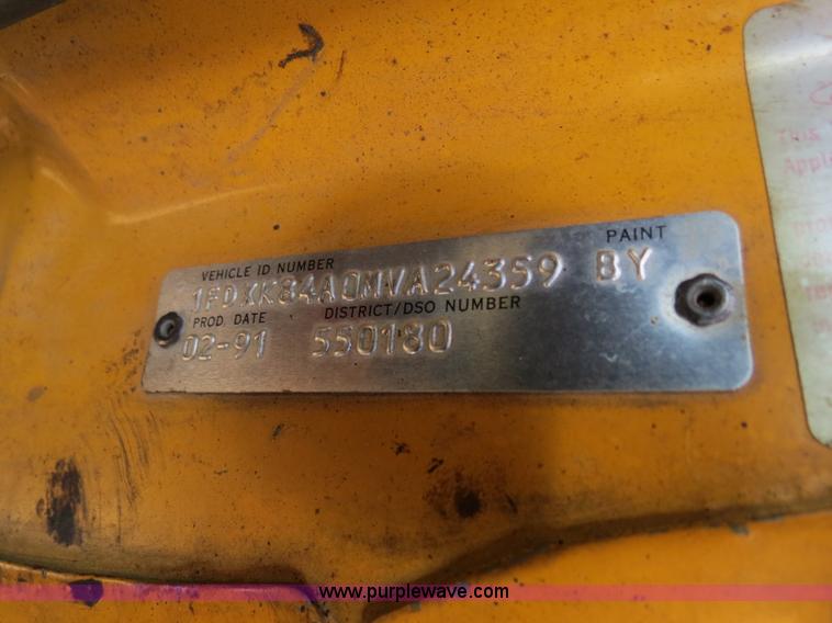 image for item B4635 1991 Ford F800 oil distributor truck