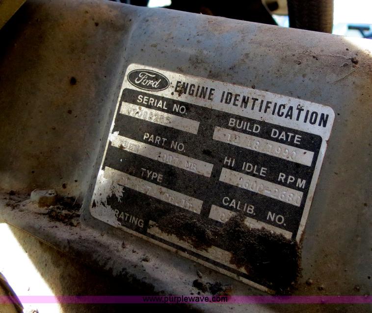 image for item B4635 1991 Ford F800 oil distributor truck