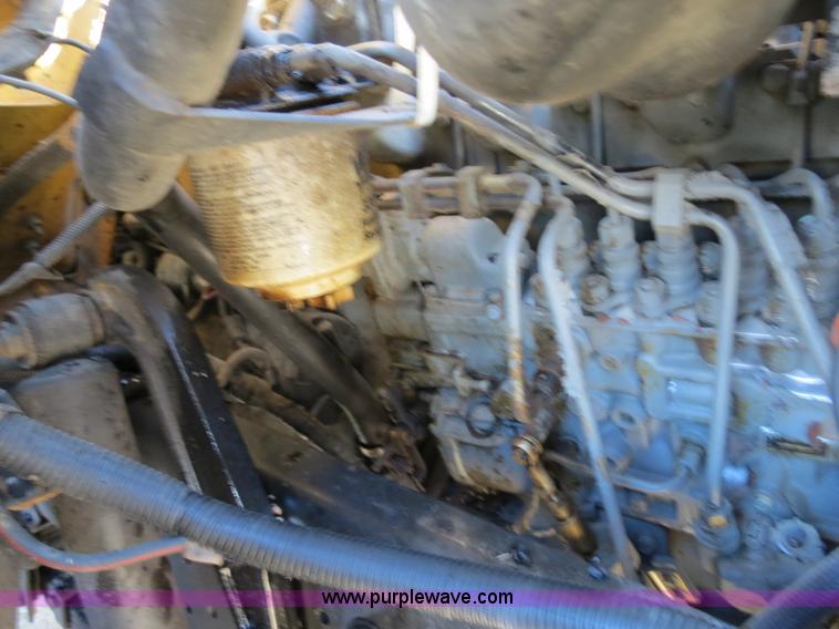 image for item B4635 1991 Ford F800 oil distributor truck