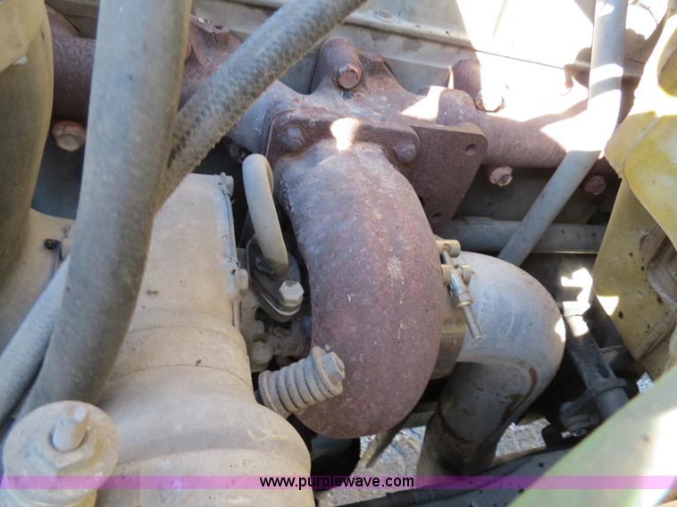 image for item B4636 1991 Ford F800 oil distributor truck