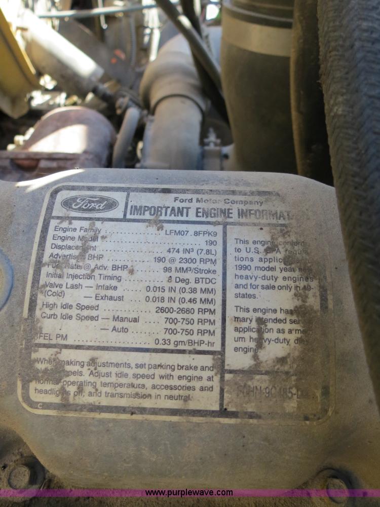 image for item B4636 1991 Ford F800 oil distributor truck
