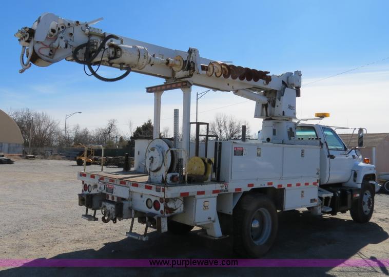 image for item B4638 2002 Chevrolet C7500 Digger Derrick truck