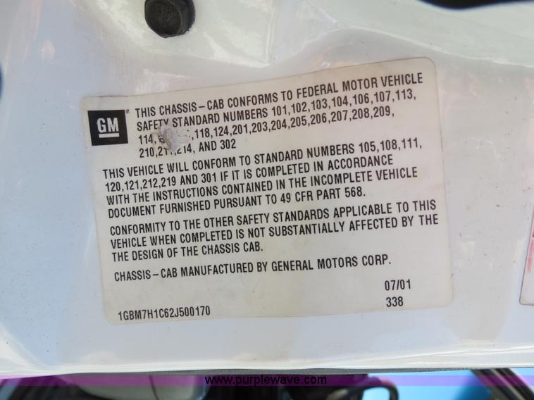 image for item B4638 2002 Chevrolet C7500 Digger Derrick truck