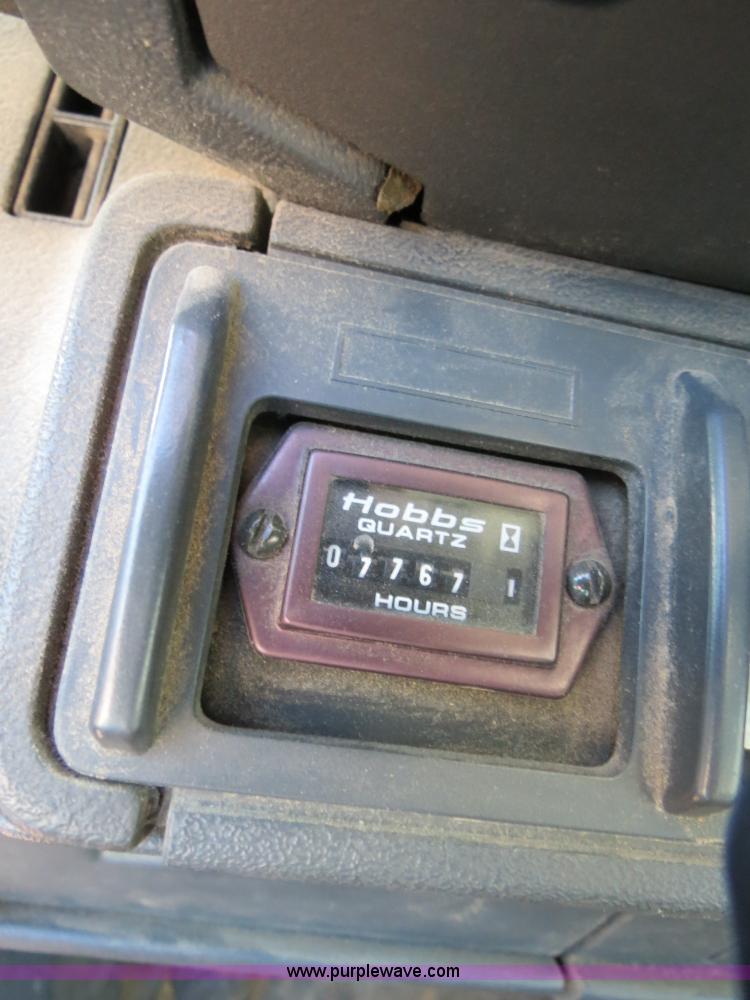 image for item B4638 2002 Chevrolet C7500 Digger Derrick truck