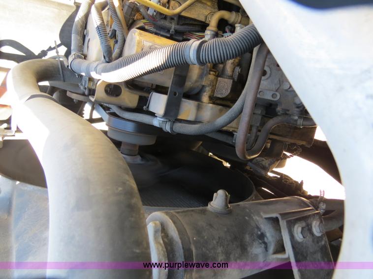 image for item B4638 2002 Chevrolet C7500 Digger Derrick truck