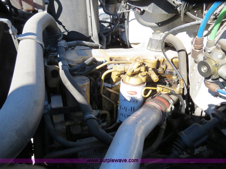 image for item B4638 2002 Chevrolet C7500 Digger Derrick truck